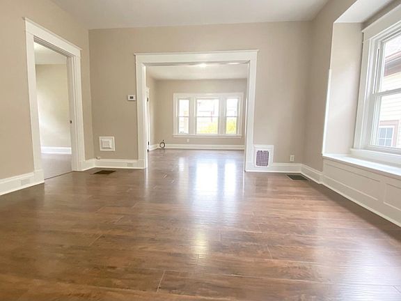 2nd image of 1621 Clarewood Ave Unit 2