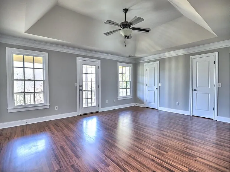 975 Odessa Dr NW — Photo 25