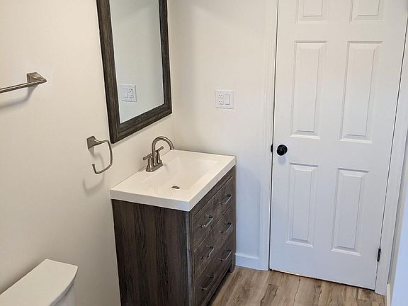 5th image of 422 4th St #5