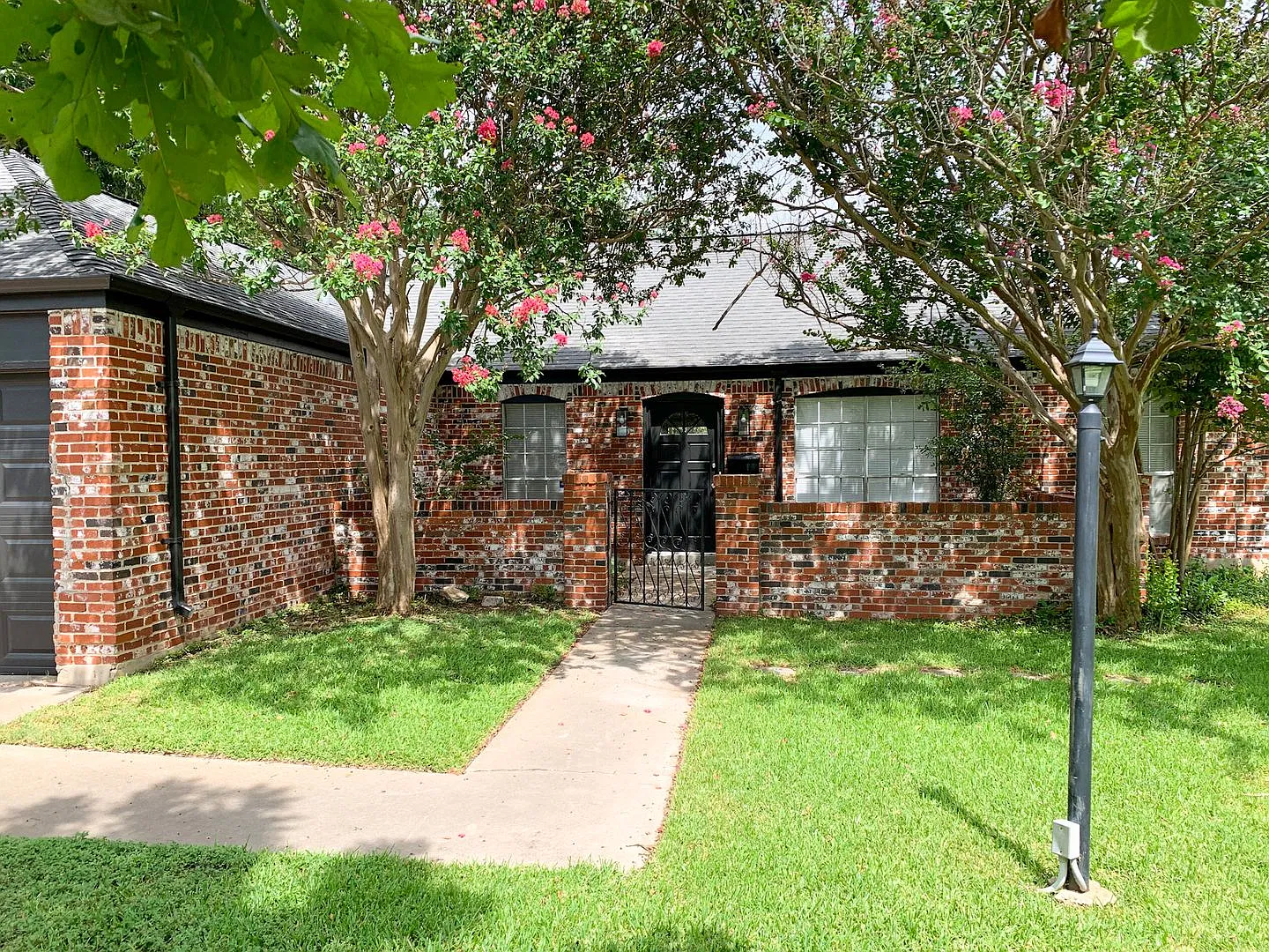 Gorgeously remodeled home available in Quail Creek! — Photo 3
