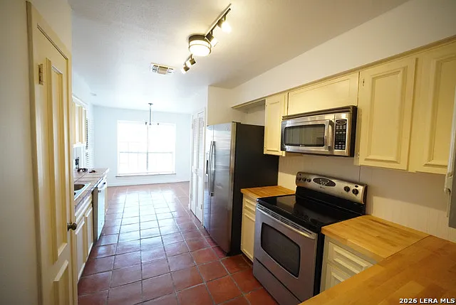 7926 Broadway #102 — Photo 5