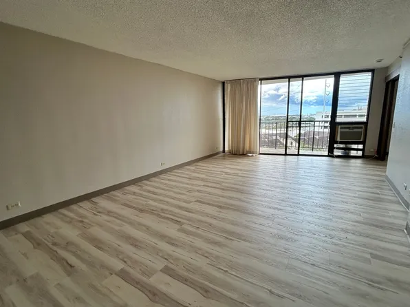 98-351 Koauka Loop APT C607, Aiea, HI 96701