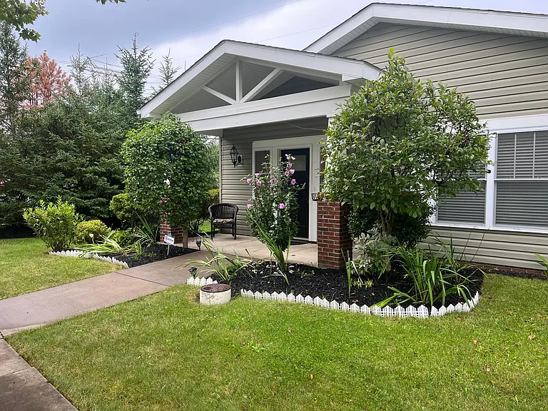 Bucktail Dr — Photo 1