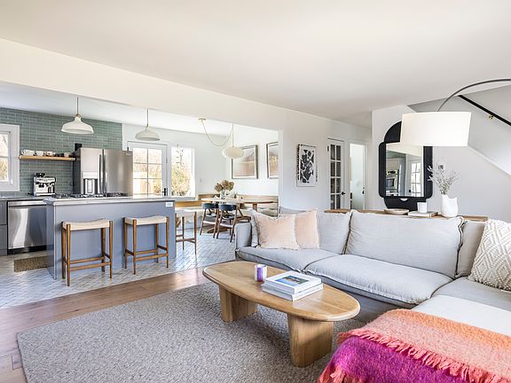 4th image of 90 N Greenwich St
