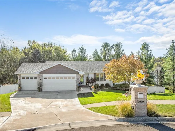 2099 Charnwood Ct, Machesney Park, IL 61115