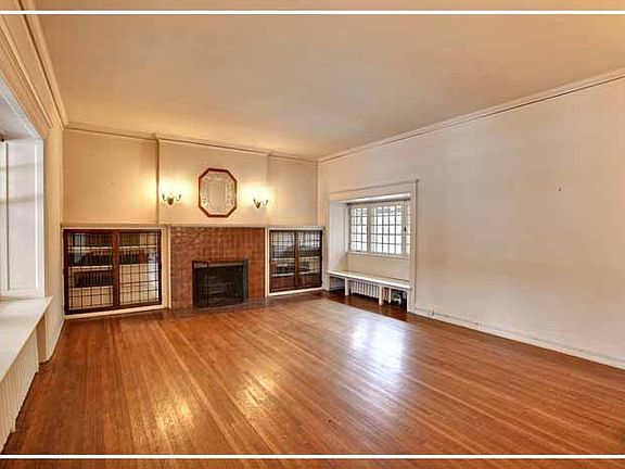 2nd image of 522 McIndoe St