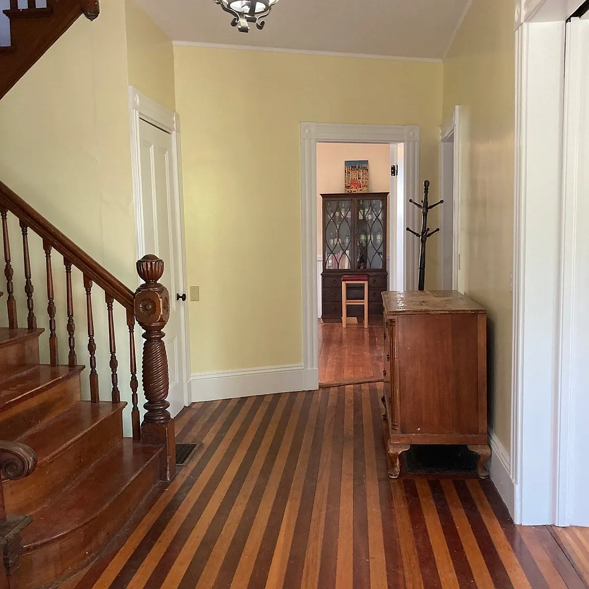 5 bed, 2.5 bath, 1775 sqft, $5,400 — Photo 3
