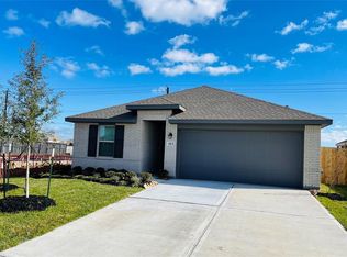 613 Forest Bend Ln, La Marque, TX 77568