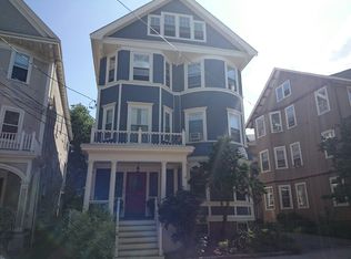 124 Davis Ave #1, Brookline, MA 02445