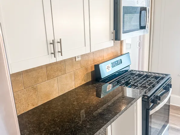 255 Elm St APT 5, North Attleboro, MA 02760