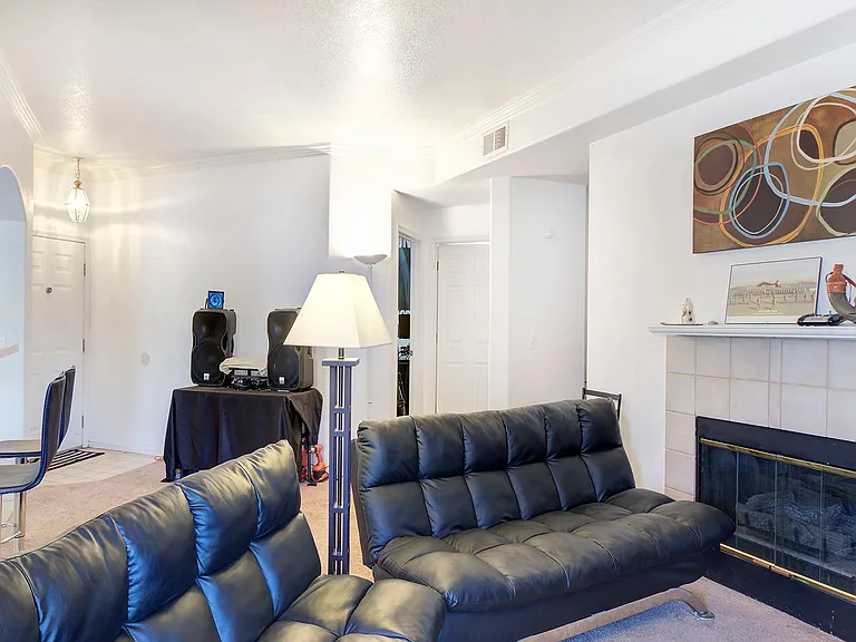 3830 Strawberry Field Grv #B — Photo 3