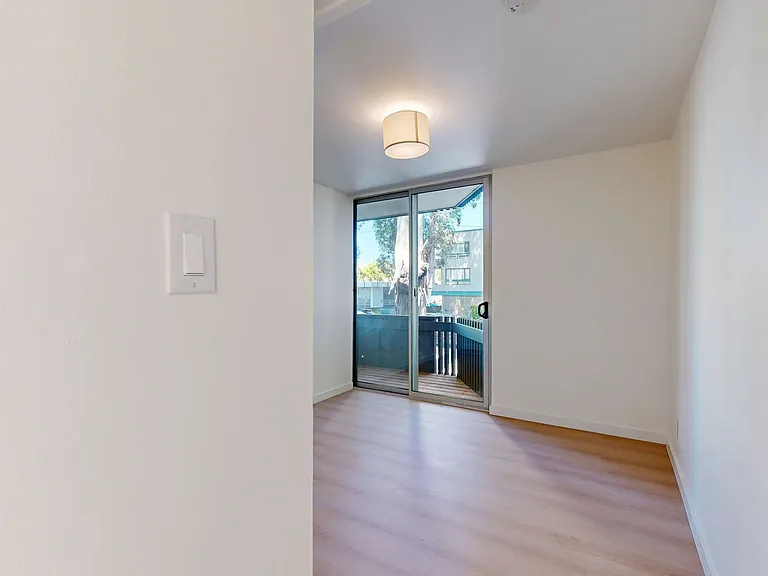 55 El Camino Real JC01 - 107 — Photo 56