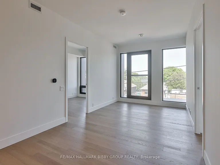 1414 Bayview Ave #304 — Photo 3