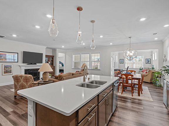 4th image of 1008 Athena Dr