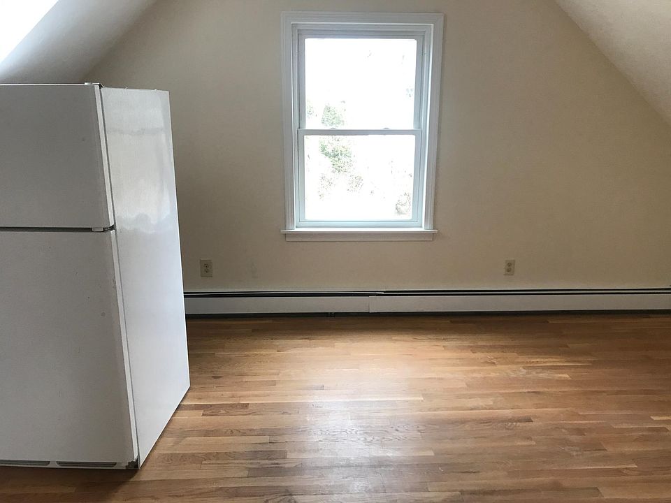 2nd image of 38 Evergreen St #2