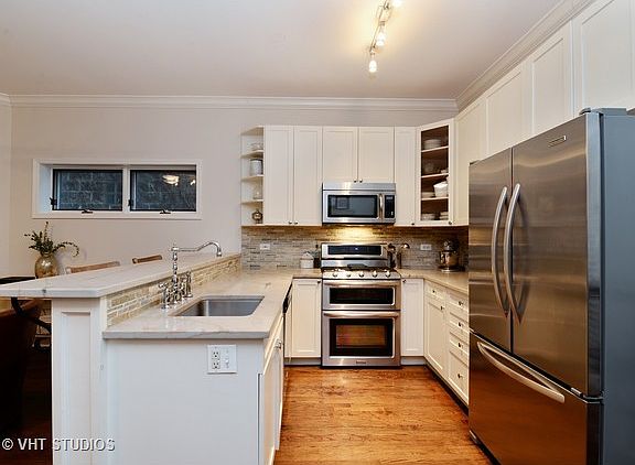 4th image of 1630 N Bell Ave #1