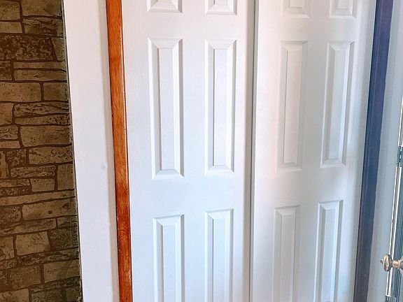 Coat closet