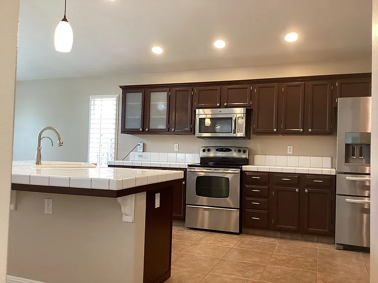 7526 N Ellendale Ave — Photo 9