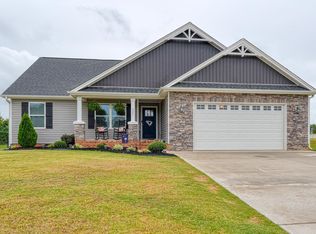 221 Little Man Dr, Boiling Springs, SC 29316