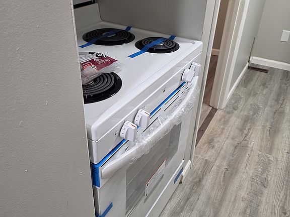 3rd image of 807 W 3rd St #2