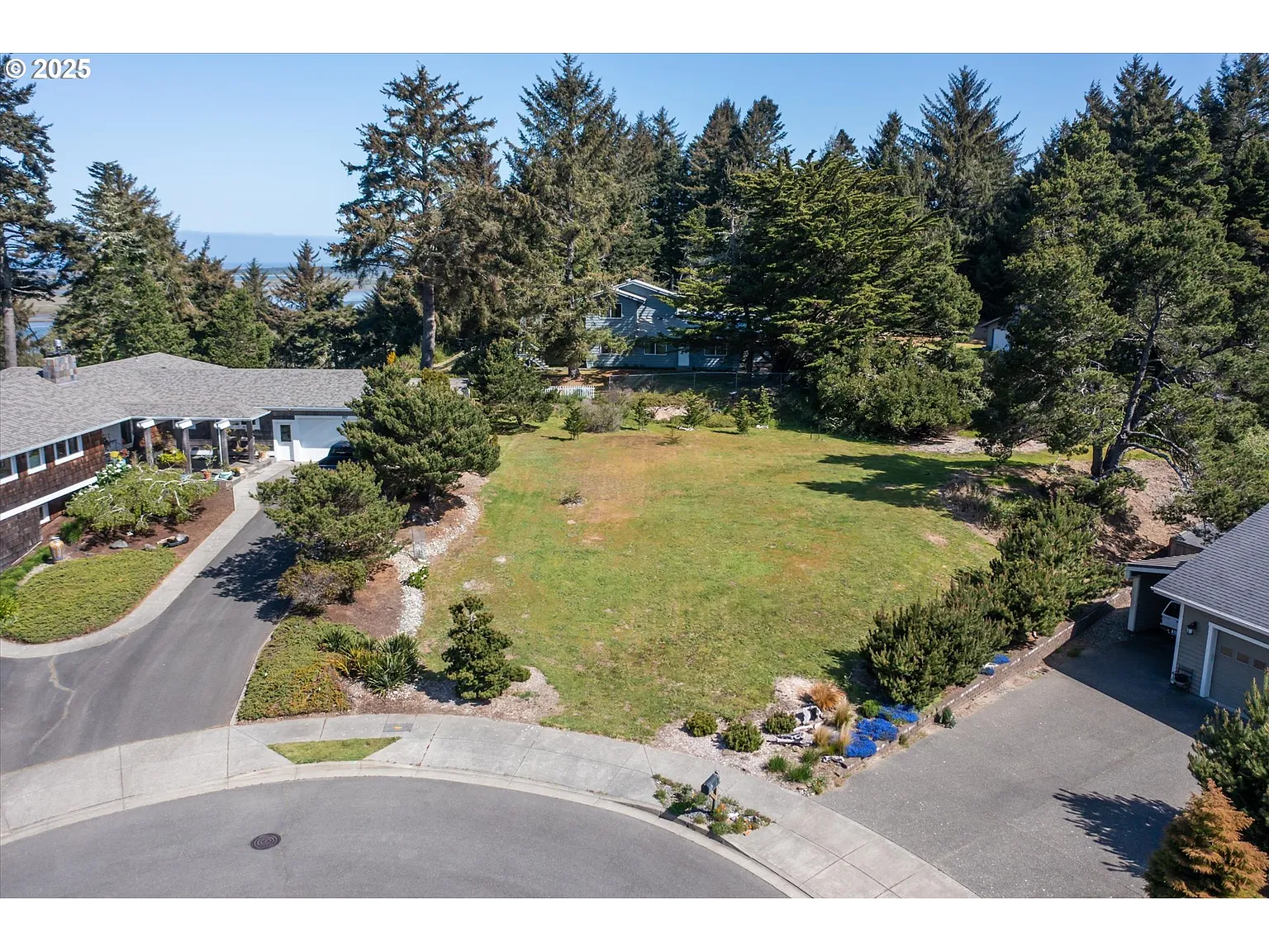 576 Klamath Ave NE #1101 photo 1