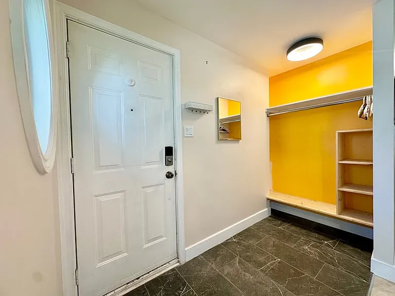1120 Gablefield Point — Photo 2