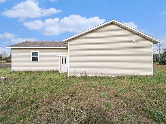 5th image of 8361 King Arthurs Ct