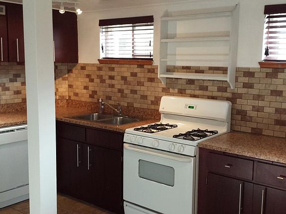 Gas range and all appliances included!