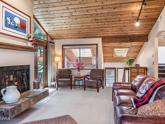 4th image of 253 Larkspur Ln