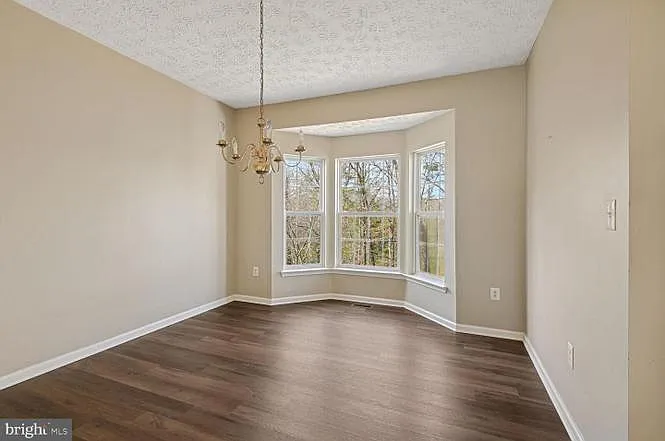 8322 Lyndhurst St — Photo 9