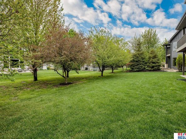 21965 Brookside Ave, Elkhorn, NE 68022