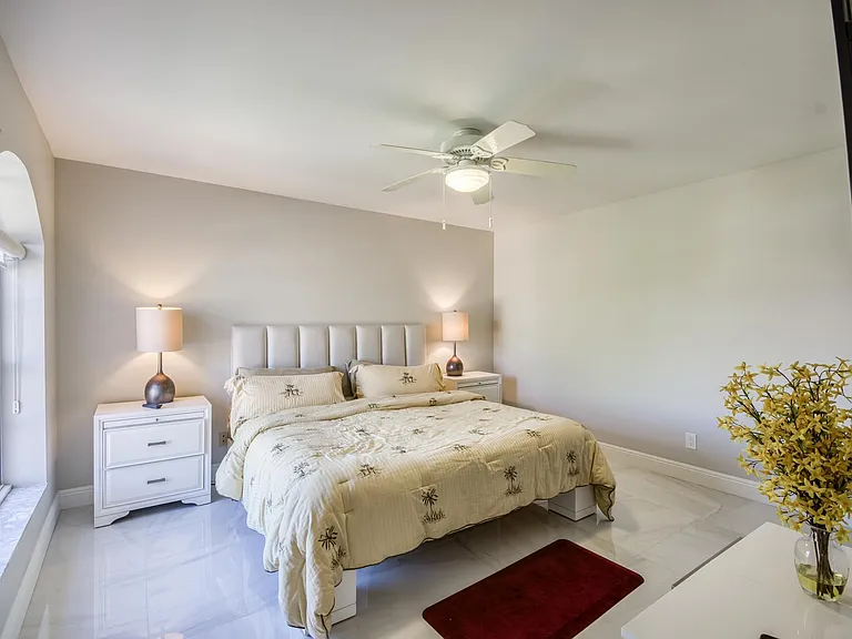 208 Legendary Cir — Photo 23