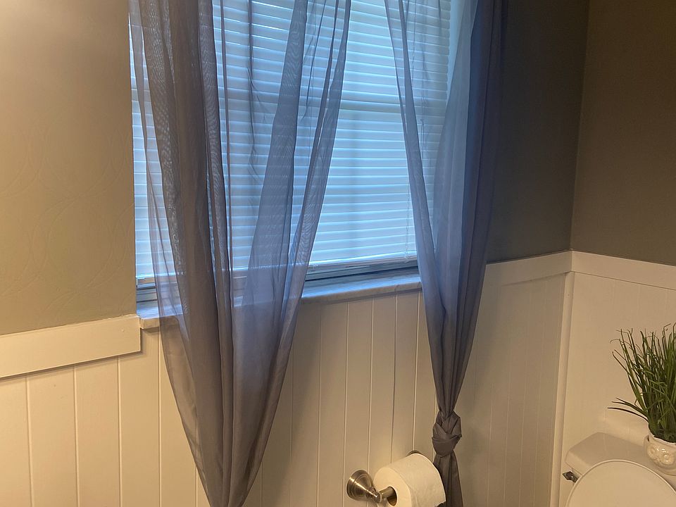 1st image of 103 Holliday Dr