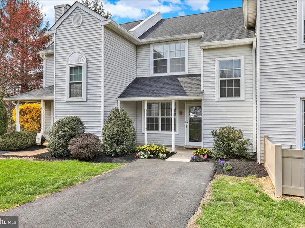 32 Craig Ct, Newtown, PA 18940