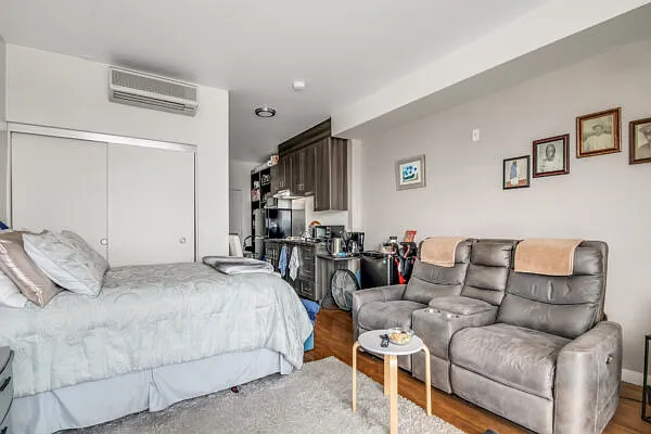 Westside Residences — Photo 9