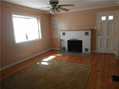 3rd image of 2408 E Crosby Rd
