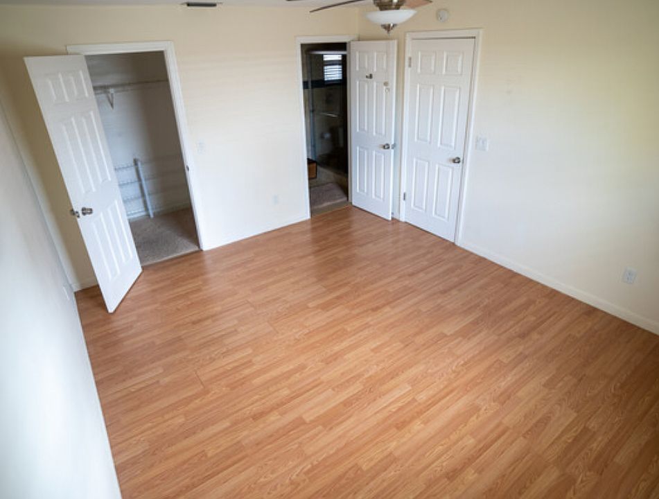 1st image of 3221 NE 15th St