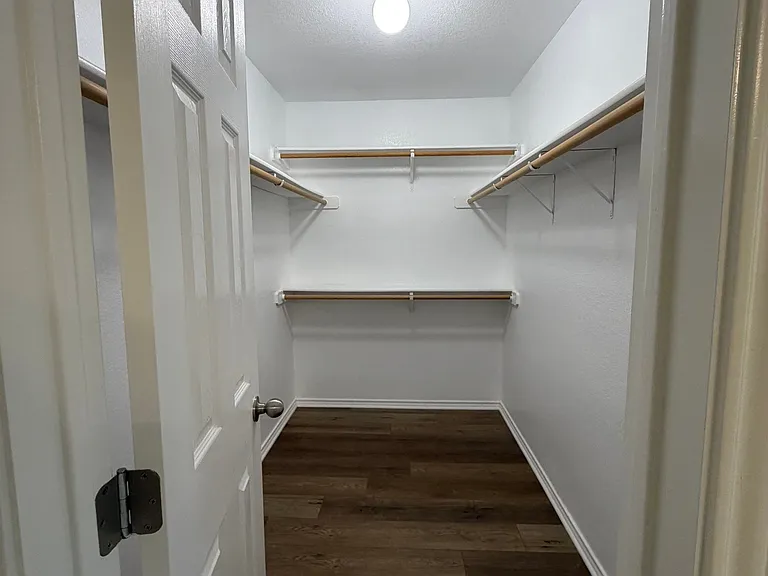404 Kylar St — Photo 30