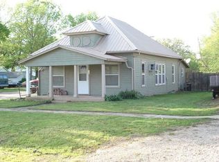 310 Kennebec St, Burlington, KS 66839