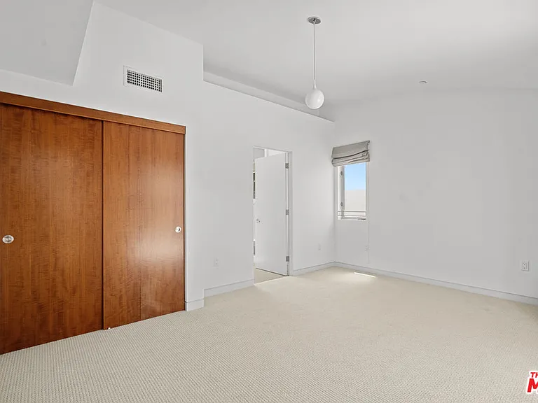 1217 Cabrillo Ave — Photo 42