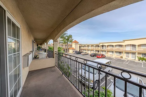 2072 Newport Blvd Photo 1