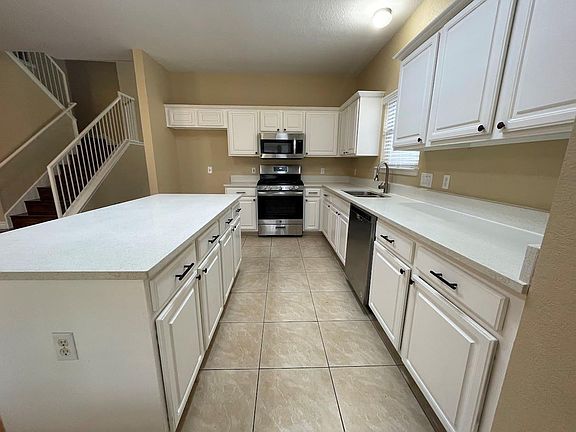 4th image of 12829 Council Bluff Dr