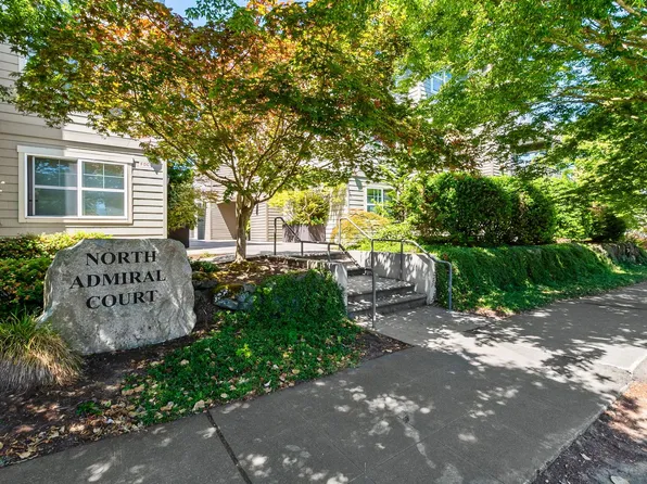 2-Bedroom Apartment for Rent at North Admiral Court - West Seattle, 1901 California Ave SW #A301, Seattle, WA 98116