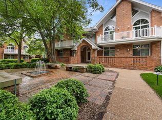 16 Country Club Ter, Saint Louis, MO