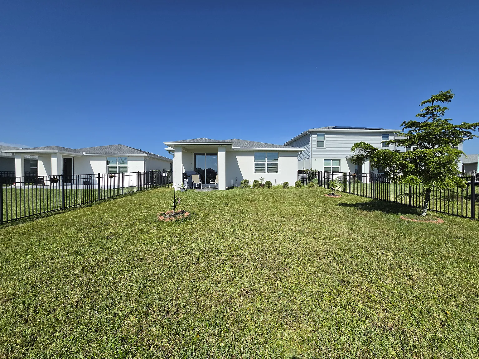 4 bed, 1687 sqft, $4,000 — Photo 3