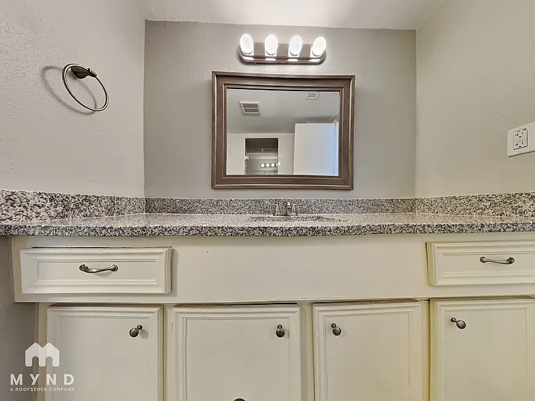 2163 Drayton Ln — Photo 9