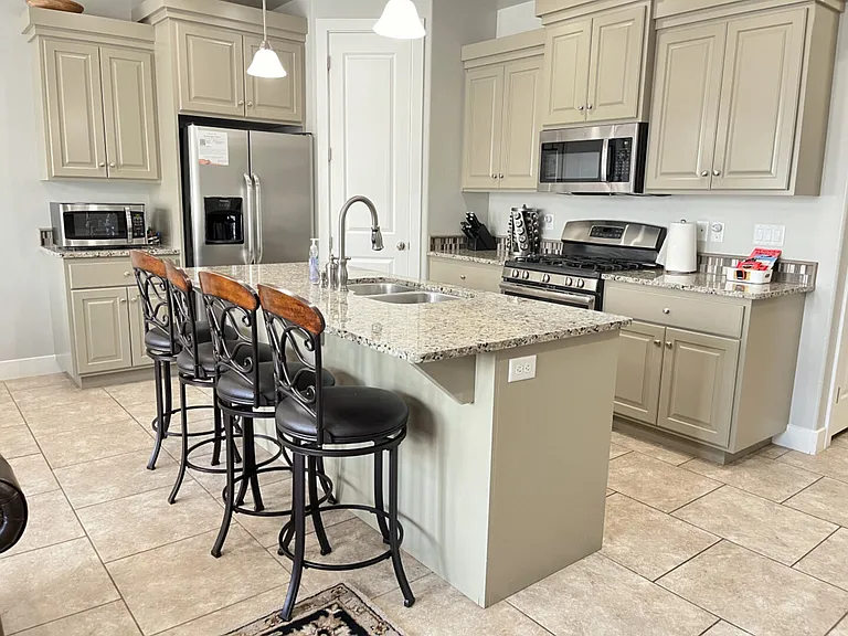 N Coral Ridge Dr — Photo 1