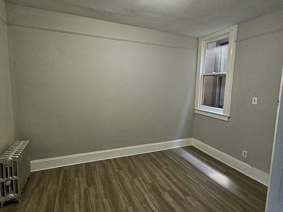 3rd image of 1118 Hampton Pl #2A