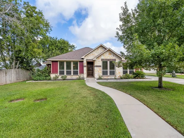 1519 Felder St, Navasota, TX 77868