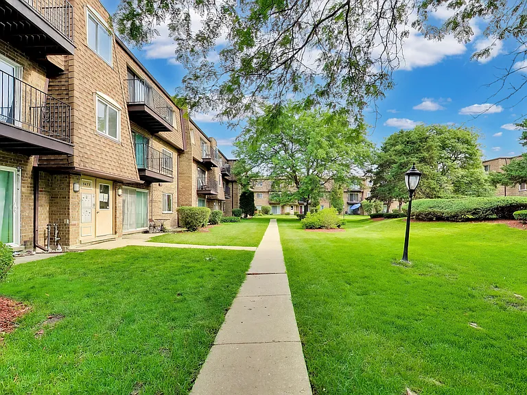 9479 Bay Colony Dr #2S — Photo 30